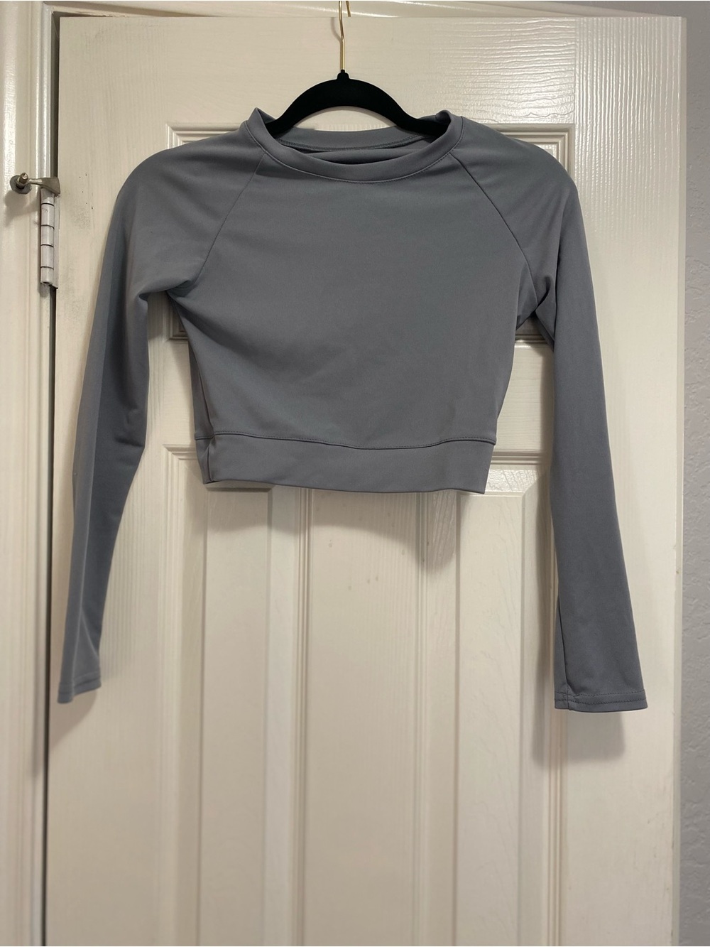 CRZ YOGA Cropped Long-Sleeve Top in Slate Gray